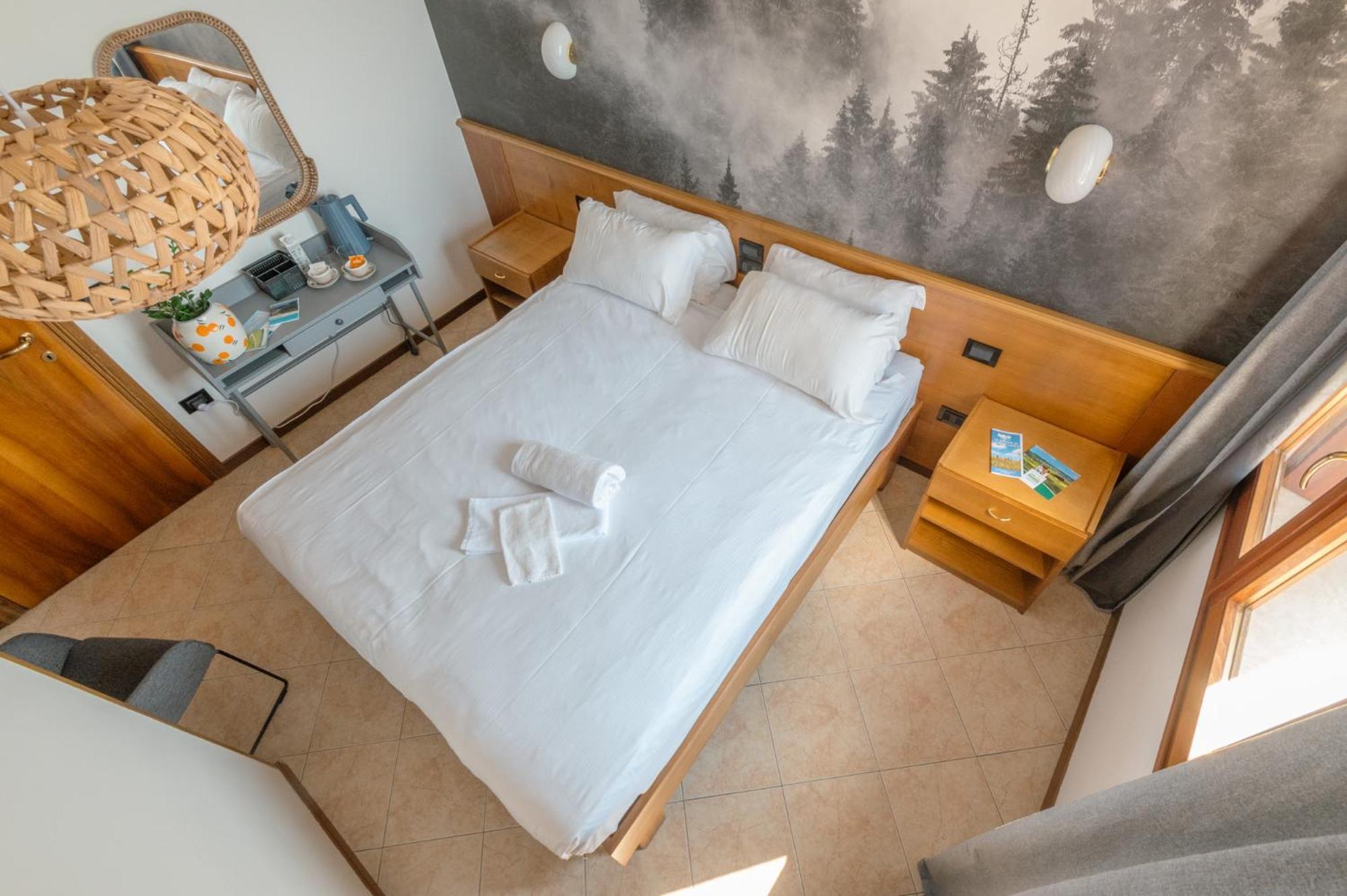 Lusiana Diana Rooms מראה חיצוני תמונה